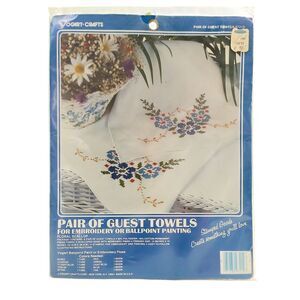 Vogart Crafts Floral Scallop Pair of Guest Towels For Embroidery or Painting VTG